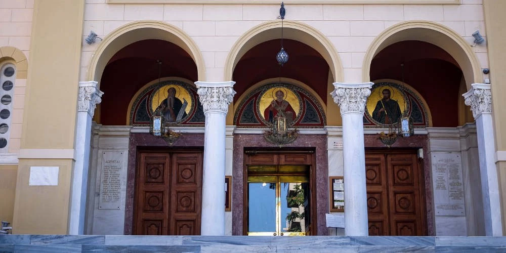 Απύθμενο θράσος από Ρουβίκωνα: Ειρωνεύεται Ορθοδοξία και εκκλησία – «Σας κάναμε έκπληξη, δεν ήρθαμε να ακούσουμε τις ψαλμωδίες σας» – Υπάρχει κράτος;